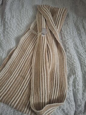 Banana Republic Neutral Ribbed Stripe Scarf in Cream and Tan